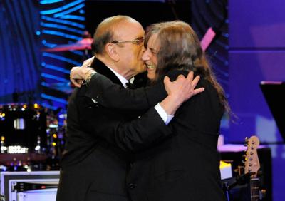 Barry Manilow, Patti Smith, Carlos Santana and more mourn the death of Clive Davis