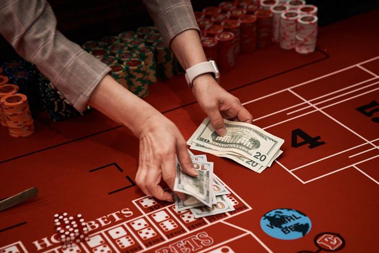 New York City's first full casino with live table games opens