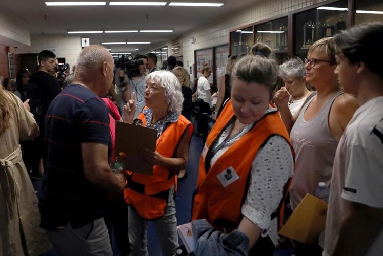Des évacués retrouvent leurs maisons en C.-B. et constatent les pertes dues aux feux
