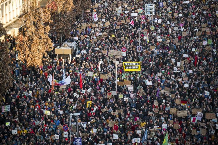 At least 200,000 protesters rally in Munich against far-right AfD ahead of German election