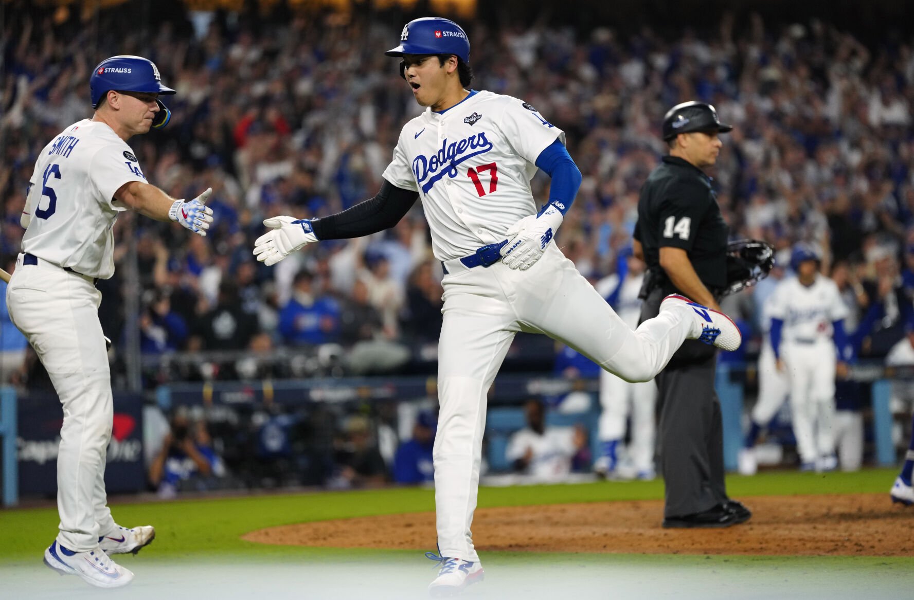 Photo-Gallery-BBO-World-Series-Game-Three-13