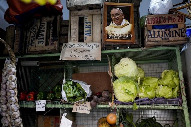 Argentines vote in a primary election that will gauge the yearning for change amid economic turmoil