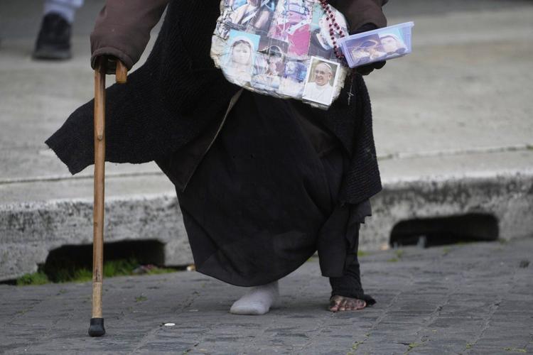 Pope's work during convalescence includes clearing path for saints from Venezuela, Papua New Guinea