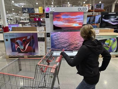 US consumer sentiment drops to 6-month low on inflation, unemployment fears