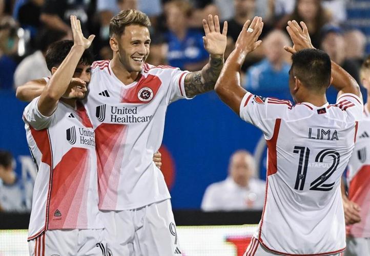 Wood scores twice, visiting Revolution crush CF Montreal 5-0