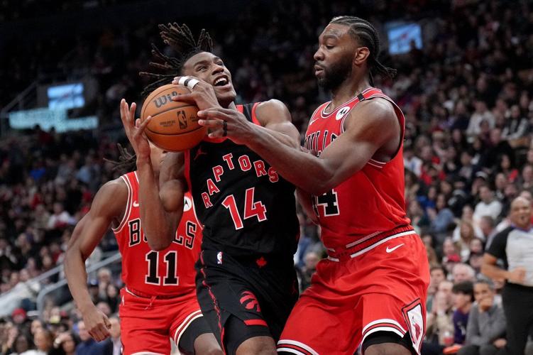 White scores 25 points to lead Chicago Bulls to 122-106 win over Toronto Raptors