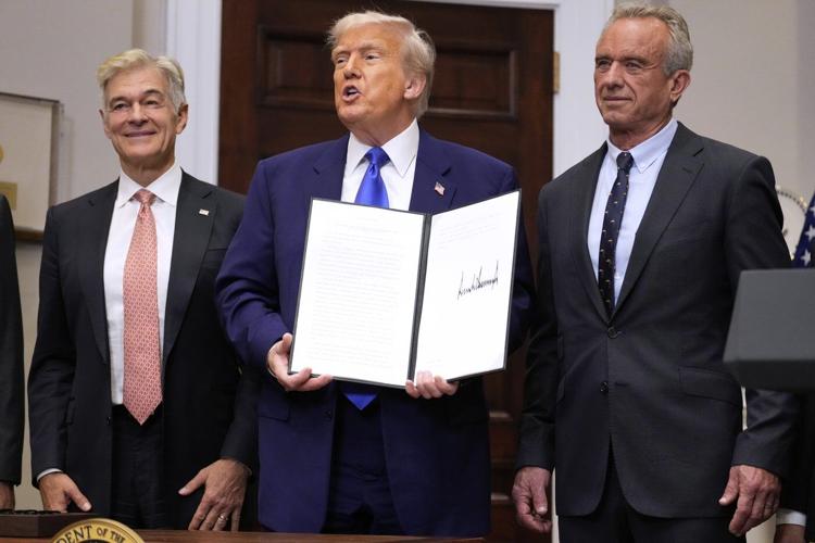 Trump signs executive order setting 30-day deadline for drugmakers to lower prescription drug costs