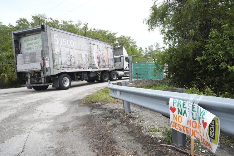 First immigration detainees arrive at Florida center in the Everglades