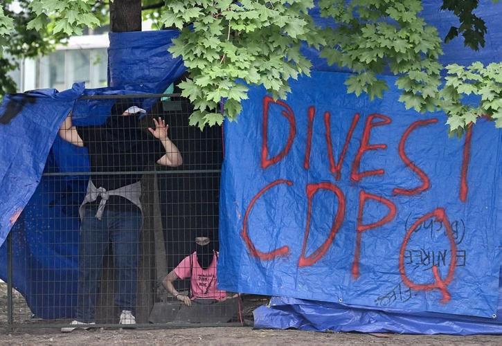 Un nouveau campement propalestinien a été installé au square Victoria à Montréal