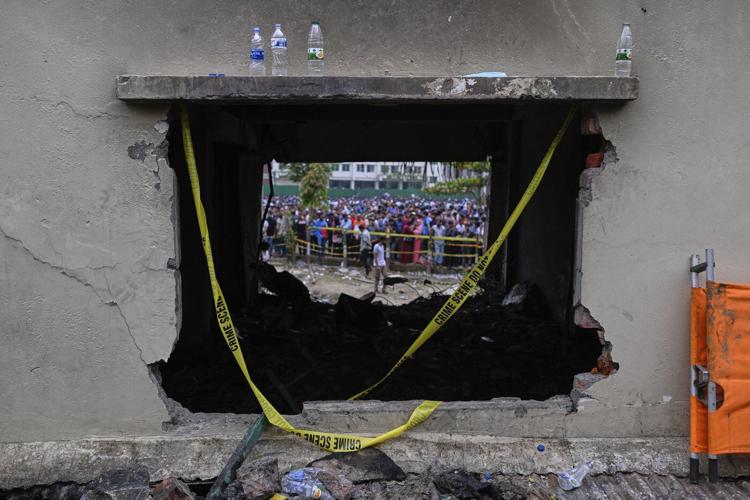 Bangladesh students protest after air force jet crash into school kills 31