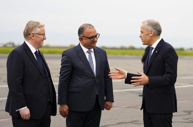 Prime Minister arrives in Armenia for European Political Community summit