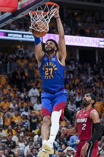 Jokic gets triple-double, Murray drops 26 as Nuggets beat Heat in Game 1 of Finals