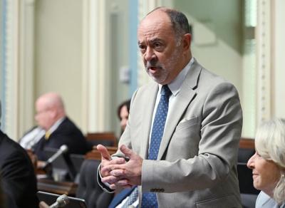 Quebec says it won't limit health care in English, open to 'clarifying' directive