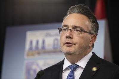 Alberta tables bill to add citizenship mark, health-care numbers to driver's licences