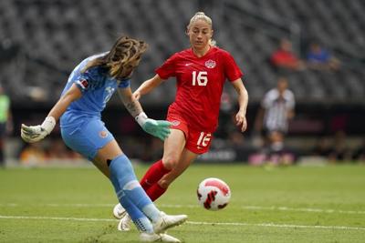 Knee injury knocks Canada's Janine Beckie out of this summer's World Cup