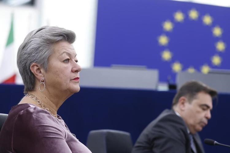 EU weighs plans to impose rules on NGO migrant rescue ships