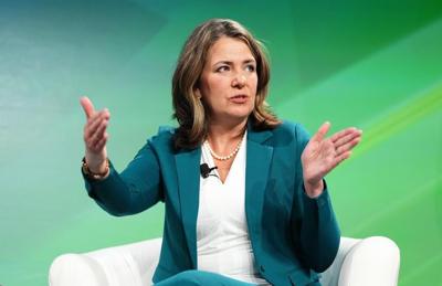 Alberta government wants 100 new police officers to combat violence on transit