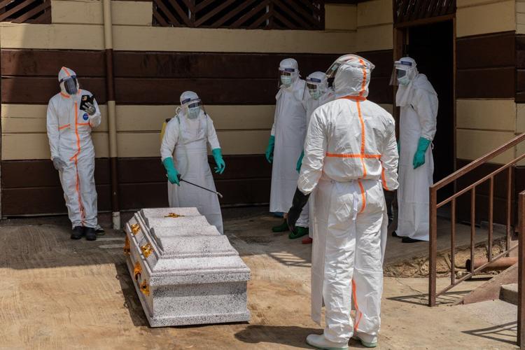 Ebola cases in eastern Congo climb to 782 and deaths reach 181, authorities say