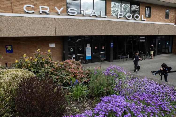 Hazardous gas sends 8 to hospital after chemicals mix at Victoria pool