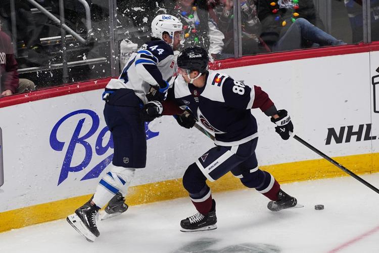 Burns, Necas give Avalanche early lead in 3-2 win over Jets for 12th straight home win