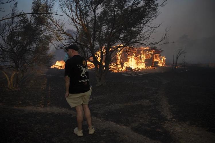 Major wildfire rages out of control on fringes of Greek capital; hundreds of firefighters deployed