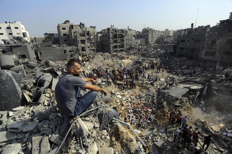 Diplomacy to pause fighting and ease siege intensifies as Israeli ground troops advance on Gaza City