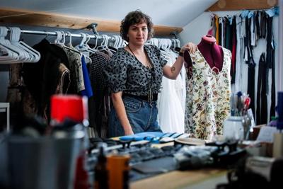 Vêtements: réduire dépenses et déchets, une maille à la fois