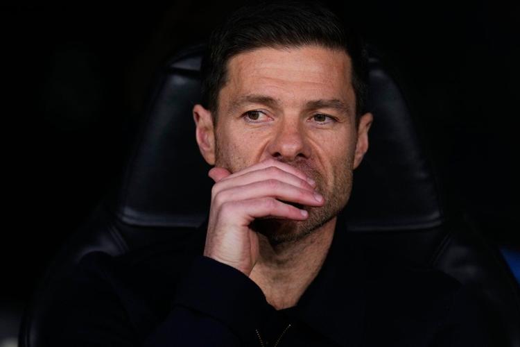 Jeers as Real Madrid loses 2-1 to Man City and pressure grows on Alonso. Arsenal wins, PSG draws