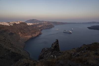 Emergency crews deployed on Santorini as an earthquake swarm worries Greek experts