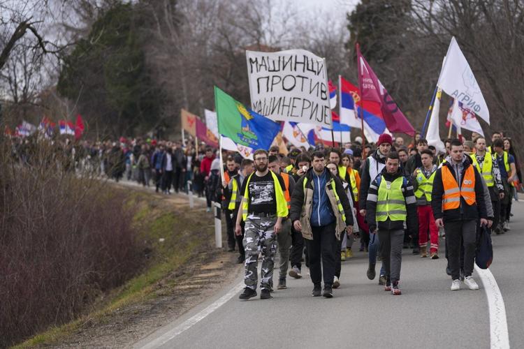 Marching university students in Serbia receive jubilant welcome on the eve of a big anti-graft rally