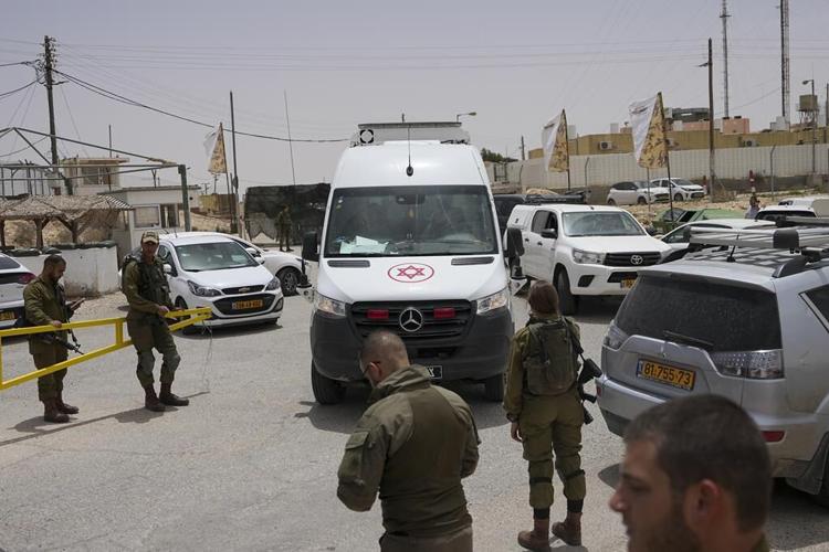 3 Israeli soldiers, Egyptian officer killed in gunbattle at the border