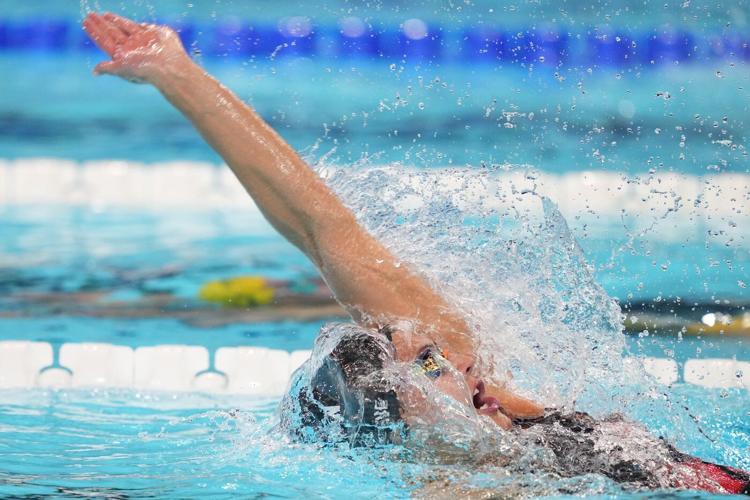 Masse becomes most decorated Canadian with bronze at short-course championships