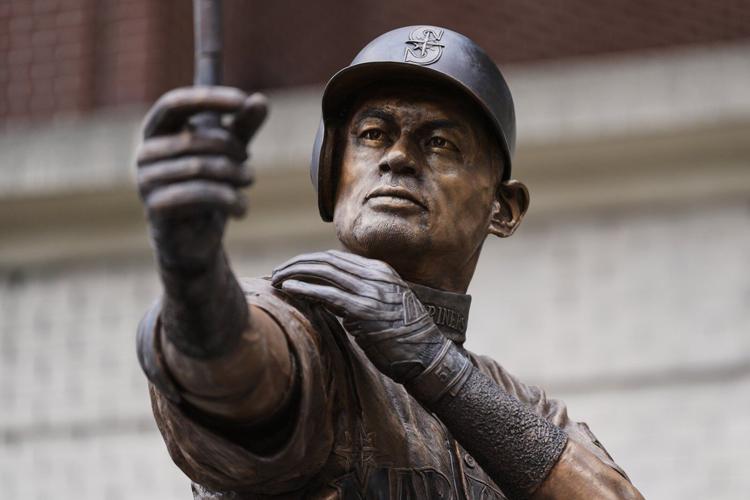 Ichiro Suzuki's statue unveiling has a mishap as bat snaps during ceremony