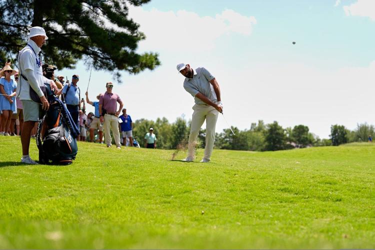 Scheffler cards a 68 to build two-shot lead over Burns, Im in Memphis