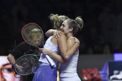 Dabrowski and Routliffe reach Wimbledon third round in women’s doubles