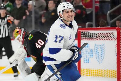 James' shootout goal lifts Lightning over Blackhawks