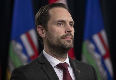 Alberta health officials, hospitals minister to give update on capacity crush