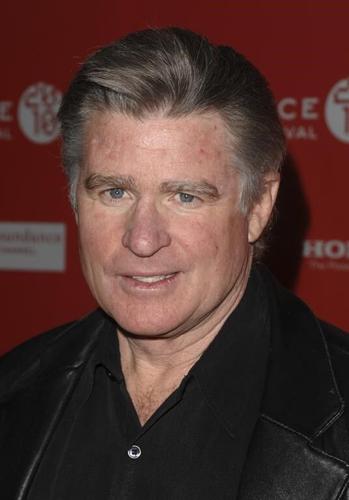 'Hair,' 'Everwood' actor Treat Williams dies after Vermont motorcycle crash