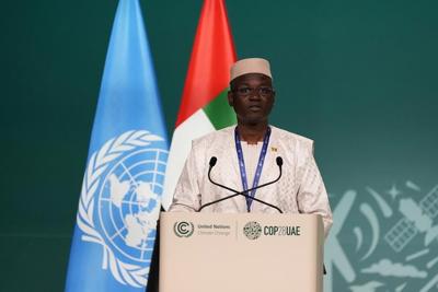 Mali's junta bans the media from reporting on political activities in a deepening crackdown