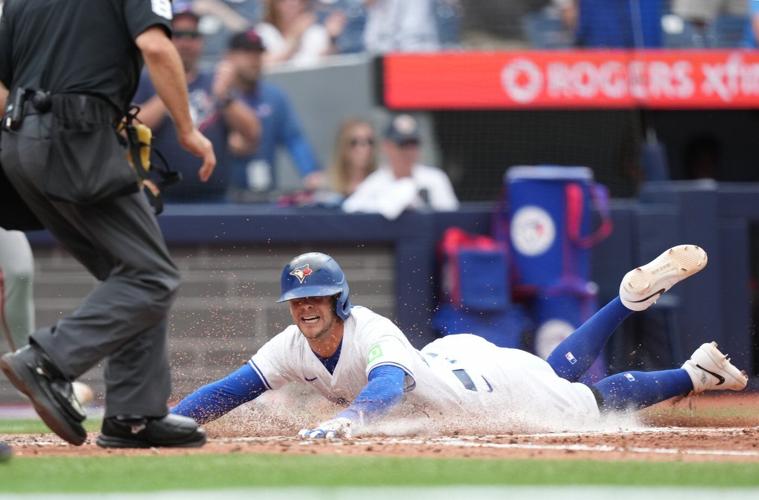 Unsung heroes, batting depth step up for Blue Jays in 6-3 win over Giants