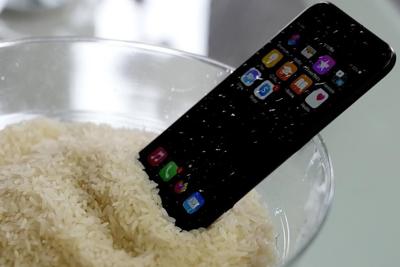One Tech Tip: Don't use rice for your device. Here's how to dry out your smartphone