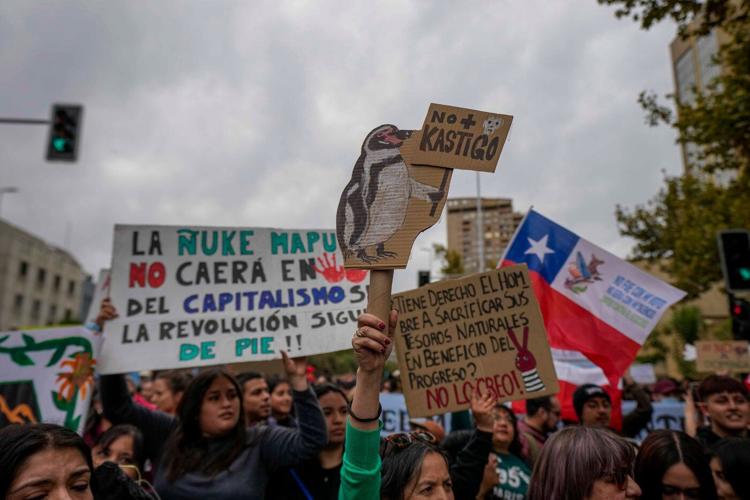 Chileans mark World Water Day by protesting President Kast's rollback of environmental rules