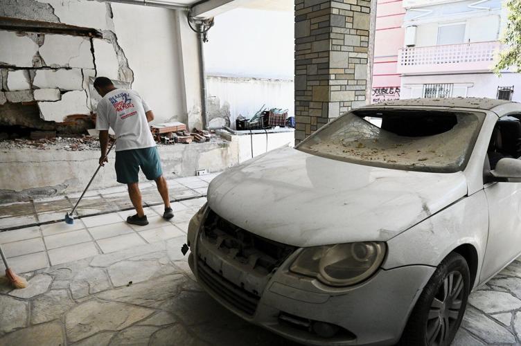 A strong bomb explosion targets a Greek prison guard's home