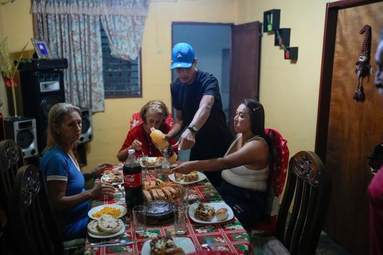Photos show Venezuelan migrants spending Christmas at home after abandoning hope of reaching the US