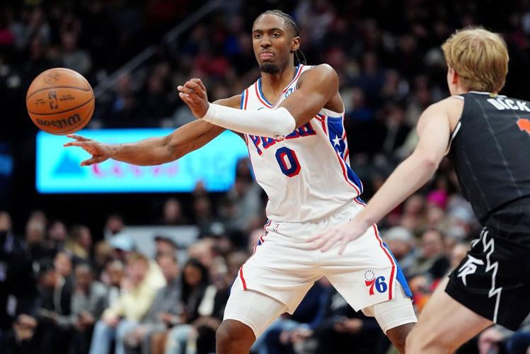 Maxey powers 76ers past Raptors 115-102; Lowry takes the court in Toronto again