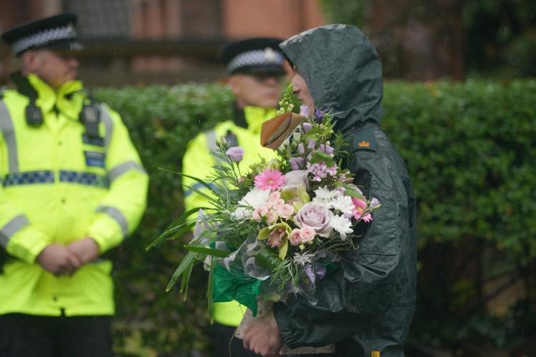 Police question 6 suspects over deadly Manchester synagogue attack
