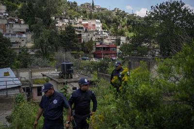 6 die in a landslide caused by heavy rains in Mexico