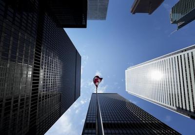S&P/TSX composite up almost 200 points, U.S. stock markets also climb higher