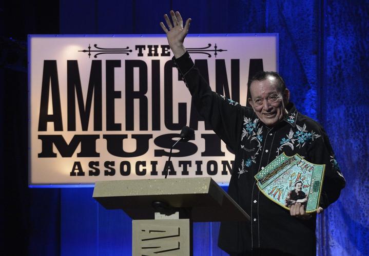 Flaco Jimenez, Texas accordionist who expanded popularity of conjunto and Tejano music, dies at 86