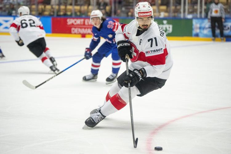 Switzerland shuts out US 3-0 at ice hockey worlds